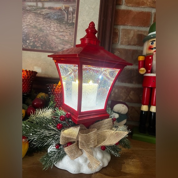 ❤️Merry Christmas Red Candlelight Snow Globe Musical Lantern - Picture 4 of 5